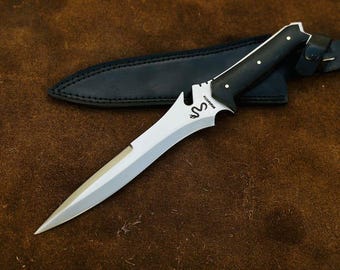 Coltello da caccia Resident Evil in acciaio al carbonio forgiato a mano con fodero, regalo per lui, regalo di anniversario