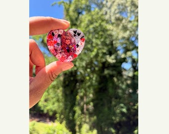 Glow in Dark Resin Fidget Stone, Anxiety Relief Pocket Worry Stone, Themed Charm Details