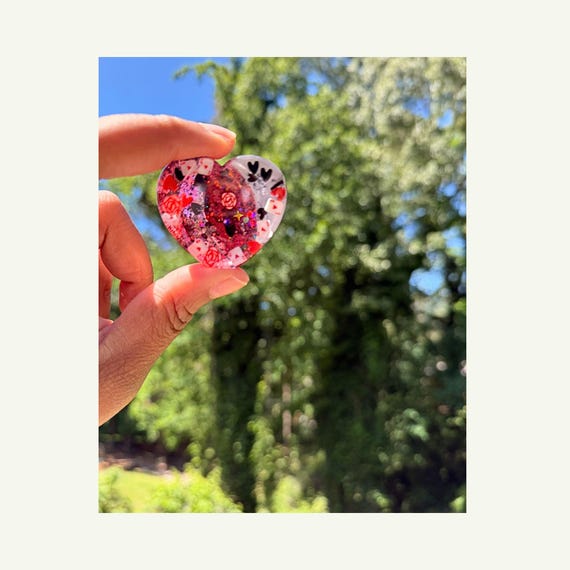 Glow in Dark Resin Fidget Stone, Anxiety Relief Pocket Worry Stone, Themed Charm Details