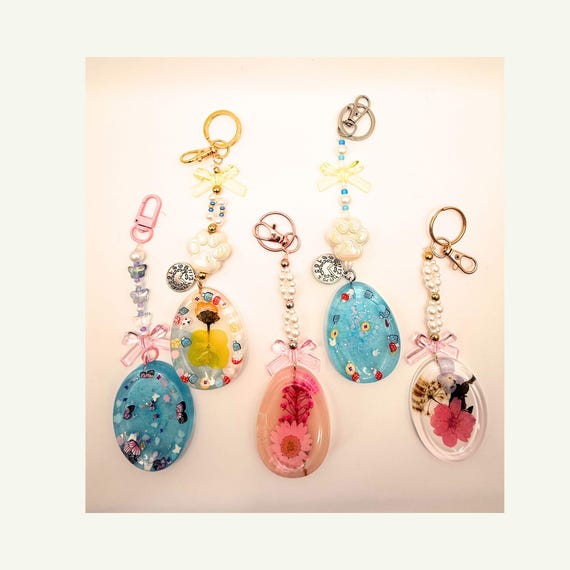 Pressed Flower Resin Keychain, Cottagecore Bag Charm, Fidget Worry Stone, Whimsical Botanical Gift