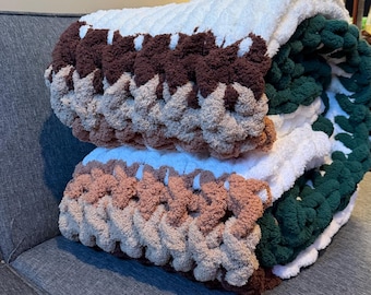 Mountain View Large Chunky Knit Blanket