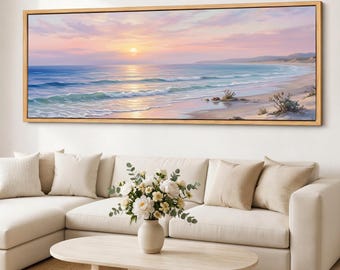 Tela impressa com céu rosa e praia, brilho do pôr do sol no oceano, arte de parede com litoral tranquilo, paisagem costeira em tons pastel, impressão panorâmica em giclée.
