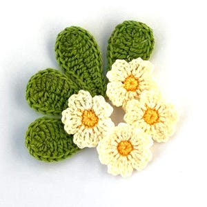 Crochet applique, applique flowers, 4 small primroses and 4 large leaves, scrapbooking, appliques, craft embellishments, sewing accessories