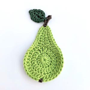 Crochet applique, crochet fruit, 1 large green crochet pear, Cardmaking, scrapbooking, appliques, handmade, sew on patches embellishments