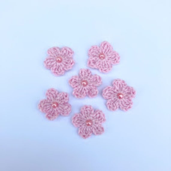 Apliques de crochet, pequeñas flores de crochet de color rosa pálido, fabricación de tarjetas, scrapbooking, apliques, parches hechos a mano y para
