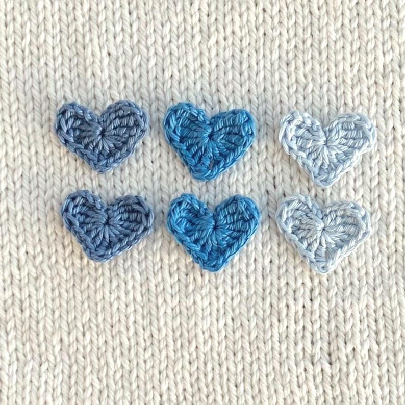 Corazones de ganchillo, apliques de ganchillo, 6 corazones azules con apliques, tarjetería, scrapbooking, apliques, adornos para manualidades, accesorios de costura imagen 2