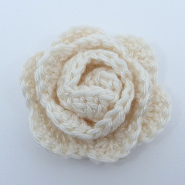 Applique au crochet, Fleur au crochet 1 moyenne crème au crochet rose en carton, scrapbooking, appliques, faites à la main, cousues sur patchs. Embellissements