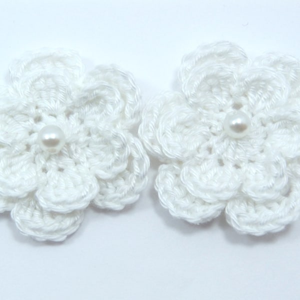 Applique au crochet, 2 fleurs blanches au crochet en deux couches, fabrication de cartes, scrapbooking, appliques, fait main, patchs à coudre. embellissements