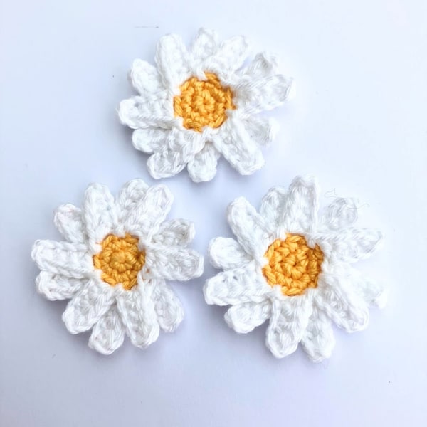 Applique au crochet, fleurs au crochet, 3 appliques marguerite au crochet, fabrication de cartes, scrapbooking, applique, fait main, embellissements de patchs à coudre