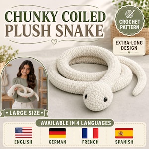 Puede incluir: Una serpiente de peluche gruesa y enroscada hecha de hilo color crema con ojos de cuentas negras. La imagen incluye el texto CHUNKY COILED PLUSH SNAKE, CROCHET PATTERN, EXTRA-LONG DESIGN y LARGE SIZE, junto a un recuadro con la serpiente.