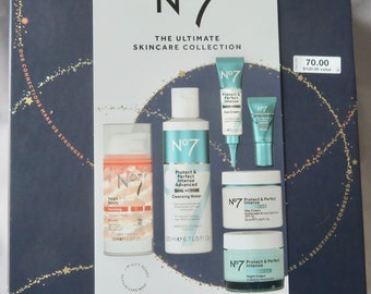 No7 Set regalo della collezione Ultimate Skincare - Scadenza 08/2025