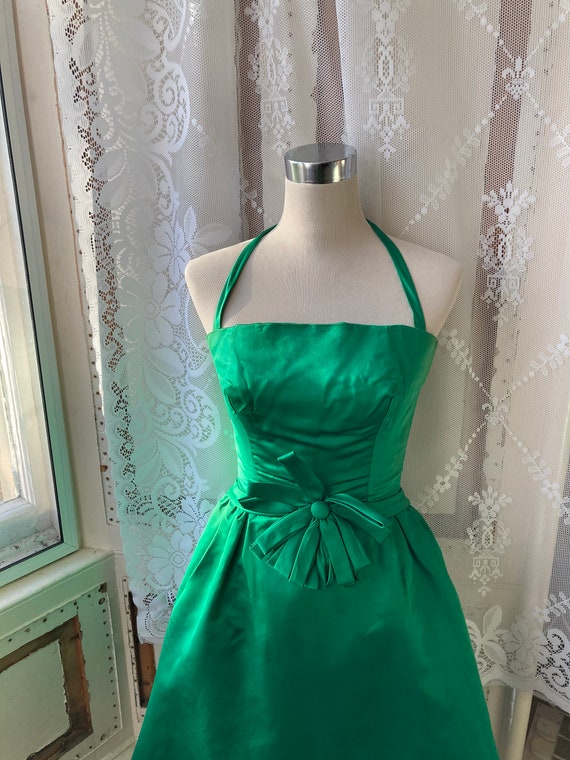 Amazing 50s Mad Men emerald green duchess satin Su