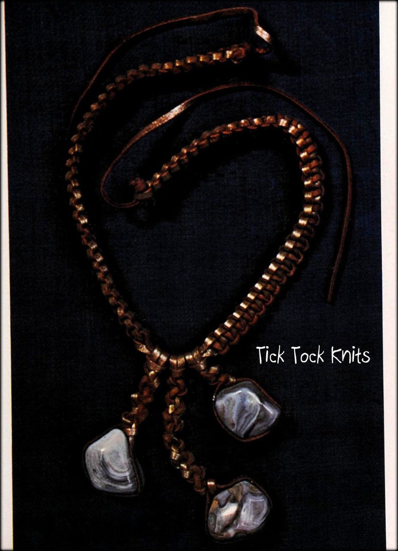 No.1045 Macram\u00e9 Pattern PDF Vintage 1970/'s Retro Boho Women/'s or Men/'s Leather Macrame Necklace With Hanging Stones