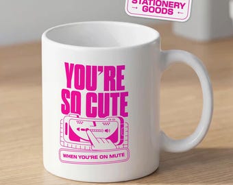 mok — You're So Cute — Illustratie + beker met ontwerp en typografie.  Grappig kantoorcadeau voor een vriend, collega of collega.