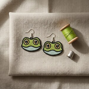 Frog FSL Earrings: Freestanding Lace Embroidery Design (Digital Download)