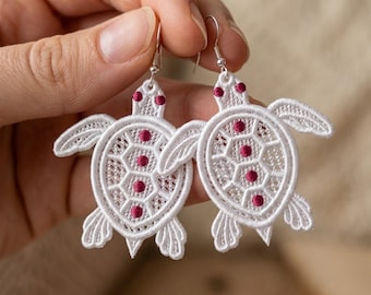 Sea Turtle Freestanding Lace Embroidery Design: Ocean Jewelry, Beach Pendant (Digital File)