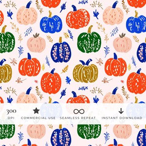 Può includere: Un motivo digitale con zucche disegnate a mano nei toni dell'arancione, blu, verde e rosa su sfondo chiaro, intervallate da piccoli rametti. Il testo in basso riporta 300 DPI, COMMERCIAL USE, SEAMLESS REPEAT, INSTANT DOWNLOAD.