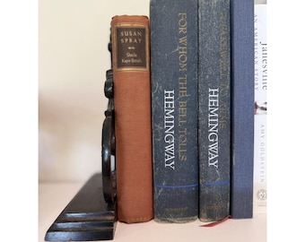 Libri vintage di Ernest Hemingway con copertina rigida: Addio alle armi, Per chi suonano le campane
