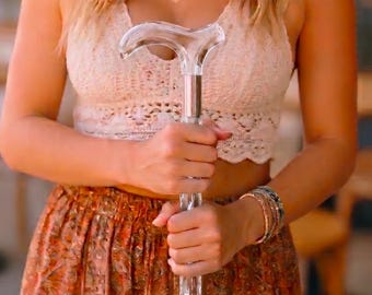 Elegante bastón de acrílico: un bastón de moda, un regalo de cristal para personas mayores.