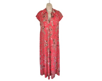 Retro Vintage 70s Coral Colored Floral Kaftan Dress With Wide Butterfly Collar (Women's Size Medium)