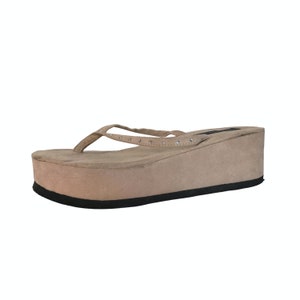 Vintage Y2K Platform Thong Sandal - Studded (Women&#39;s Size 8.5)