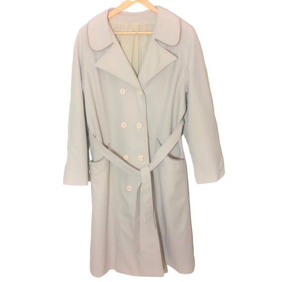 Capsule Wardrobe Item: Vintage Beige Trench Coat … - image 2