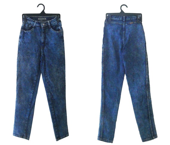 high waisted jeans 80s fashion