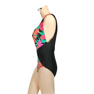 Vintage Tulip One Piece Swimsuit (Women&#39;s Size Small)