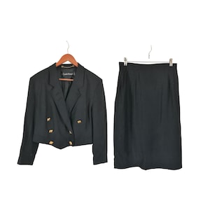 Gorgeous Vintage Louis Feraud Black Skirt and Cropped Blazer Suit Set (Women&#39;s Size 6)