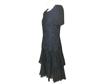 Vestido de cóctel vintage de seda negra con falda de volantes (talla 6 de mujer)