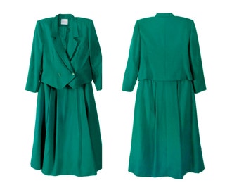 Gorgeous Vintage Two Piece Green Wool Skirt Suit (Women's Size 14)