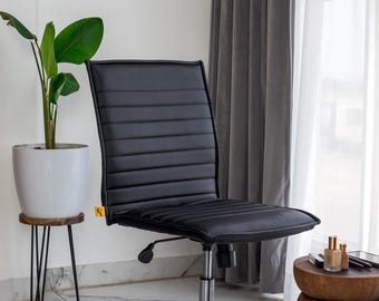 Silla de oficina ergonómica de vinilo negro acanalado, silla de escritorio acolchada