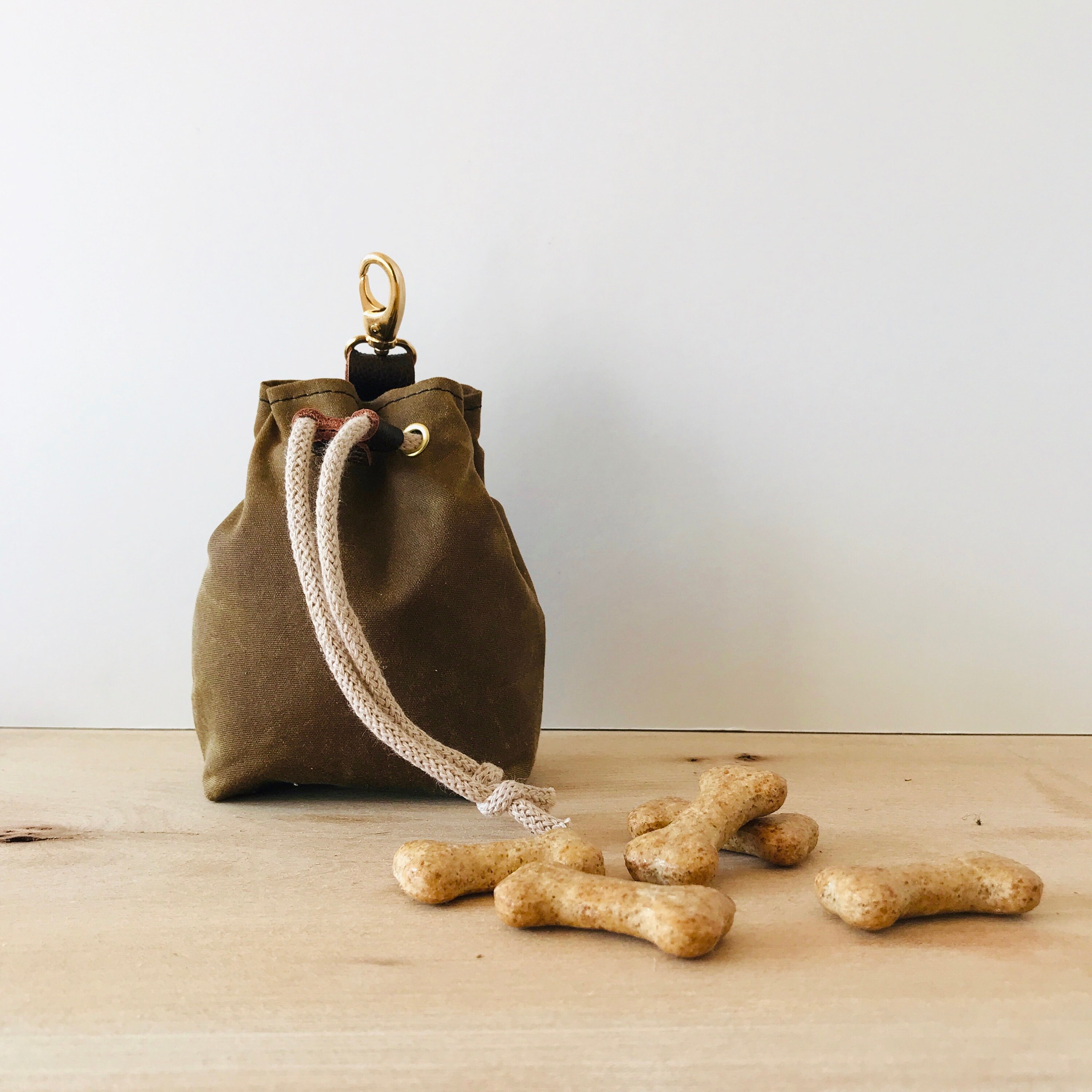 Puppy dog training treat bag waterproof waxed canvas. Fits Etsy
