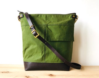 Large crossbody purse bag - INCH - Green waxed canvas leather base  - waterproof zipped shoulder purse adjustable leather strap byHOLMgoods