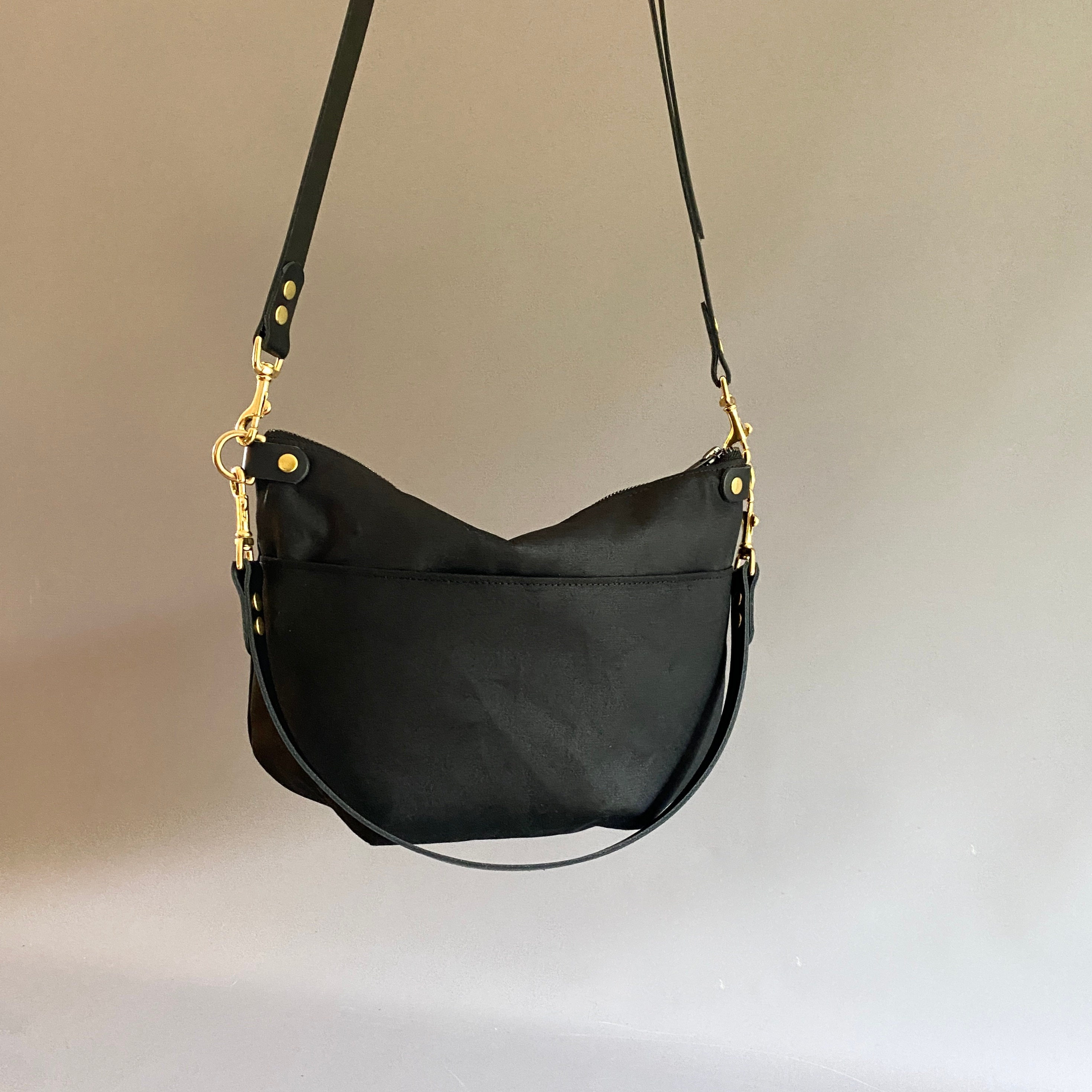 【正規通販】 Everyday Crossbody Canvas Waxed Design Minimal Purse NEVIS - バッグ