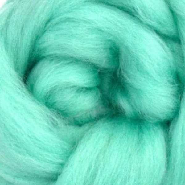 4oz. Agua Combed Corriedale Wool Premium Top Roving for Needfelting, Wet felting or Spinning FREE SHIPING