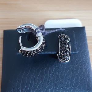 Black Donut Huggie Aesthetic Earrings Sterling Silver Earrings Black Spinel Minimal Mid-Century Hoop Earrings boucles d &#39;oreilles E5/212BLK