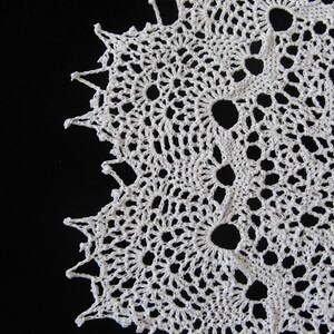 Crochet round Spellbinding 17 inch doily image 3