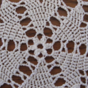 Round heart's desire 6 inch doily image 5