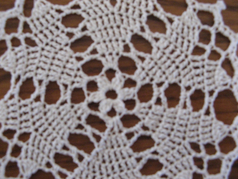 Round heart's desire 6 inch doily image 5