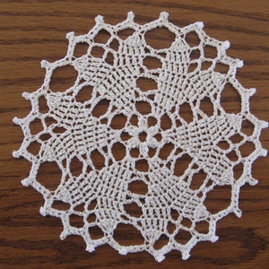 Round heart's desire 6 inch doily