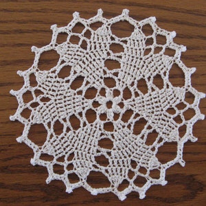 Round heart's desire 6 inch doily image 1