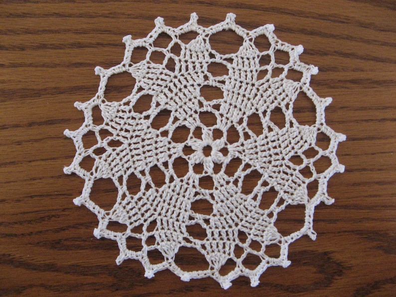 Round heart's desire 6 inch doily image 1