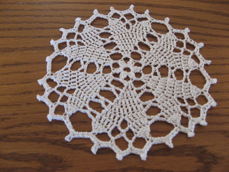 Round heart's desire 6 inch doily image 2