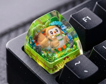 Tecla artesanal de Rowlet de Pokémon - Tecla de resina personalizada con diseño de terrario para teclados mecánicos - Vástago Cherry MX - Regalo hecho a mano para gamers de anime