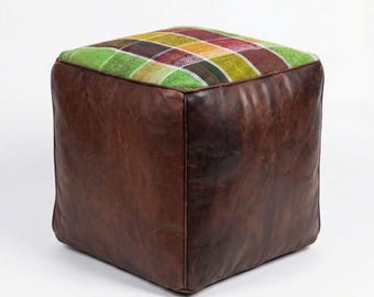 Marokański skórzany puf kilimowy, kwadratowy puf bez wypełnienia, ręcznie tkana poduszka podłogowa kilimowa, podnóżek w kształcie kostki boho, wystrój wnętrz w stylu plemiennym, pokrowiec na siedzisko kilimowe