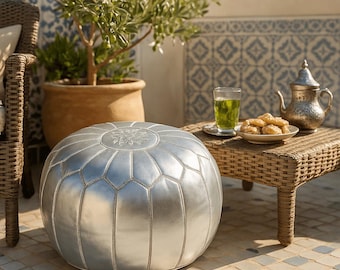 Pouf en cuir argenté non rembourré 21, repose-pieds rond métallique fait main, housse de pouf marocain en cuir, décoration de salon glamour, cadeau pour la maison