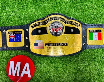 Réplica del cinturón de campeón mundial de lucha libre de peso pesado NWA Domed Globe con placas de latón de 4 mm.
