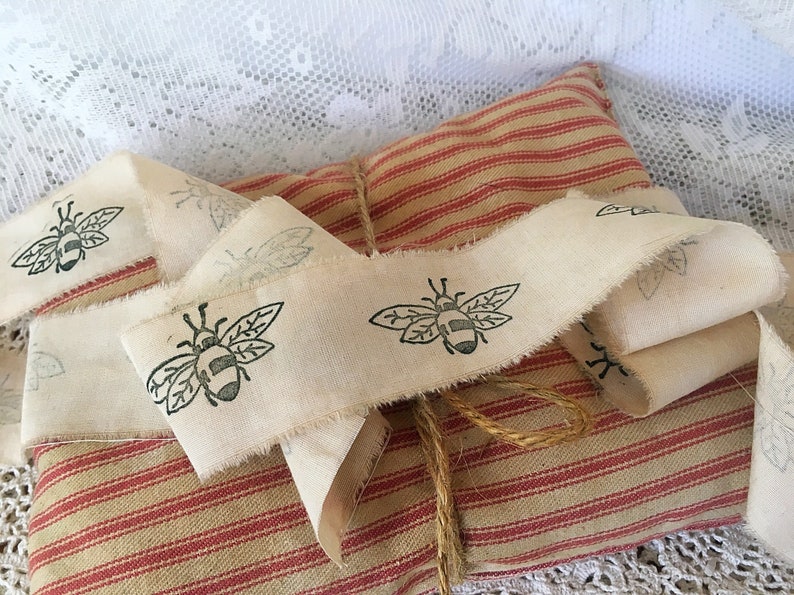Honey Bee Stamped Muslin Trim Primitive Bee Trim Honey Bee | Etsy