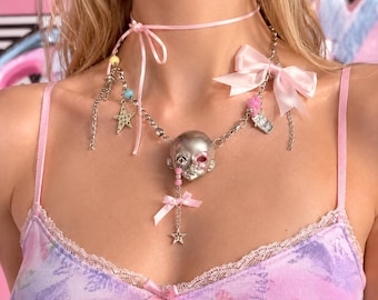 Y2K Cat Doll Face Necklace – Colorful Beads, Gothic Angel Wings, Statement Choker.